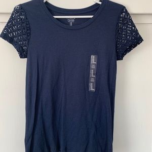NWT- Gap short sleeve top